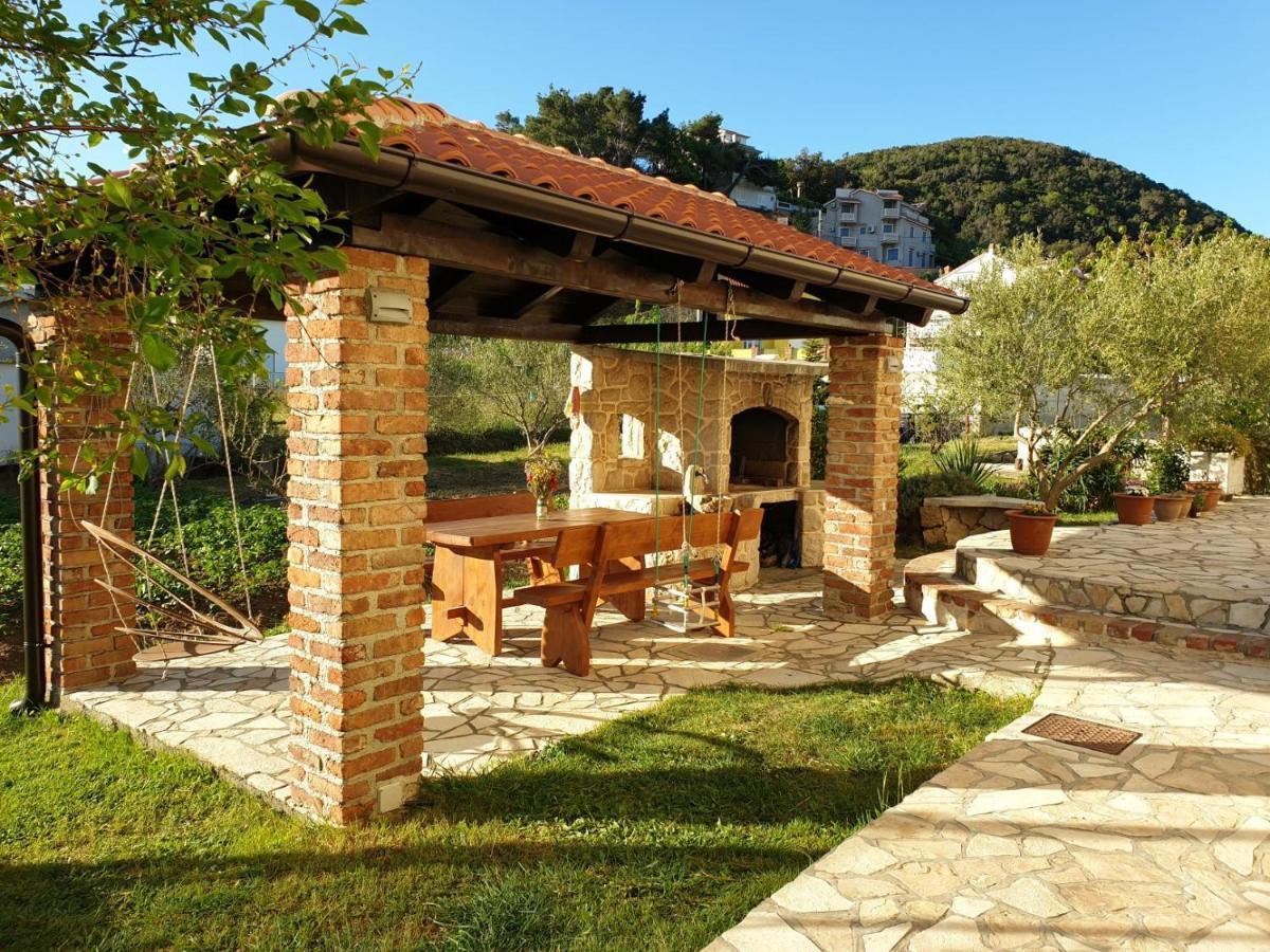 Apartments Batistic Supetarska Draga Exterior photo
