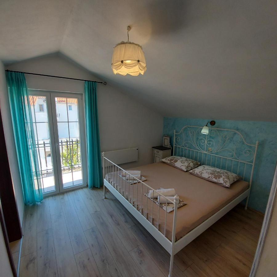 Apartments Batistic Supetarska Draga Exterior photo